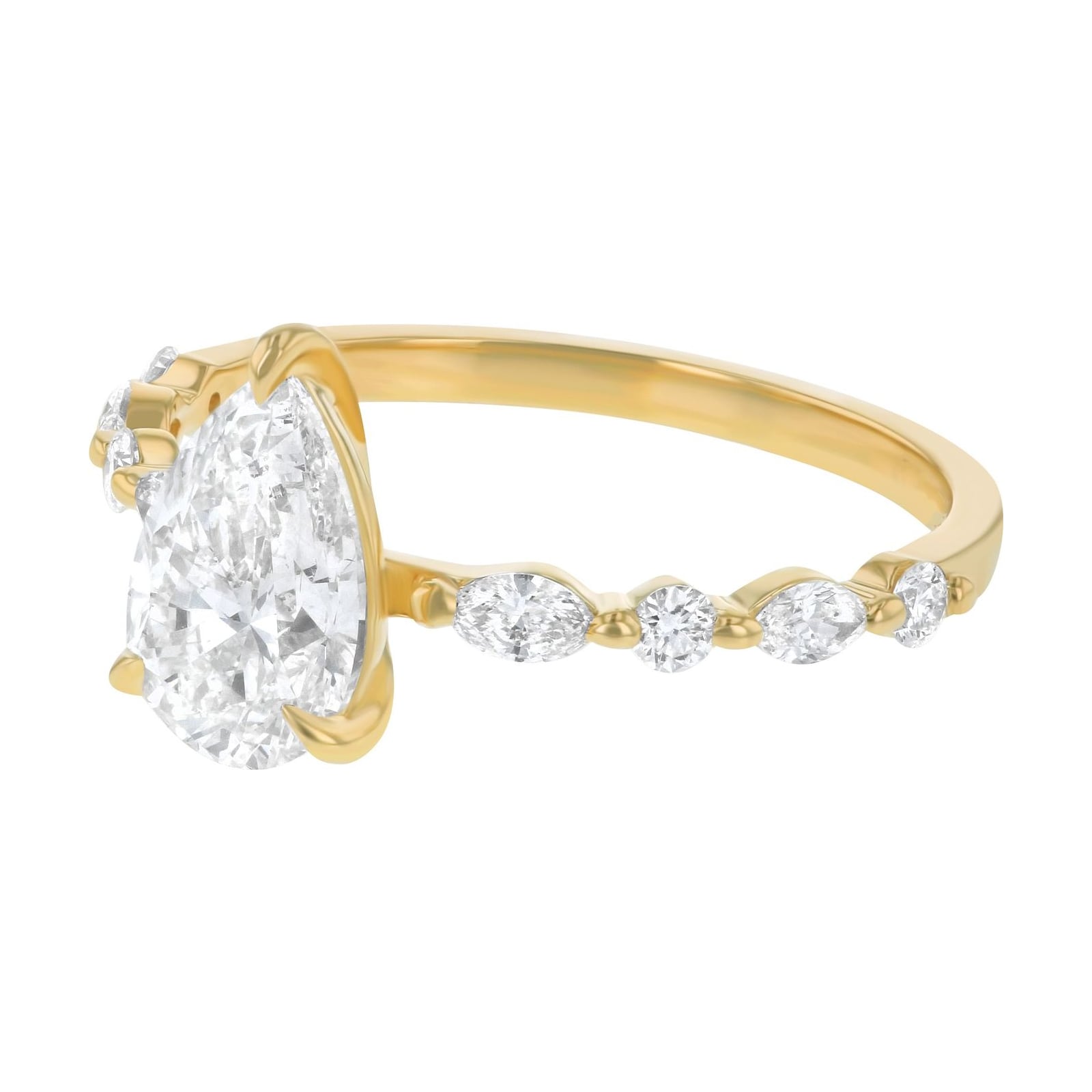 Custom diamond engagement ring