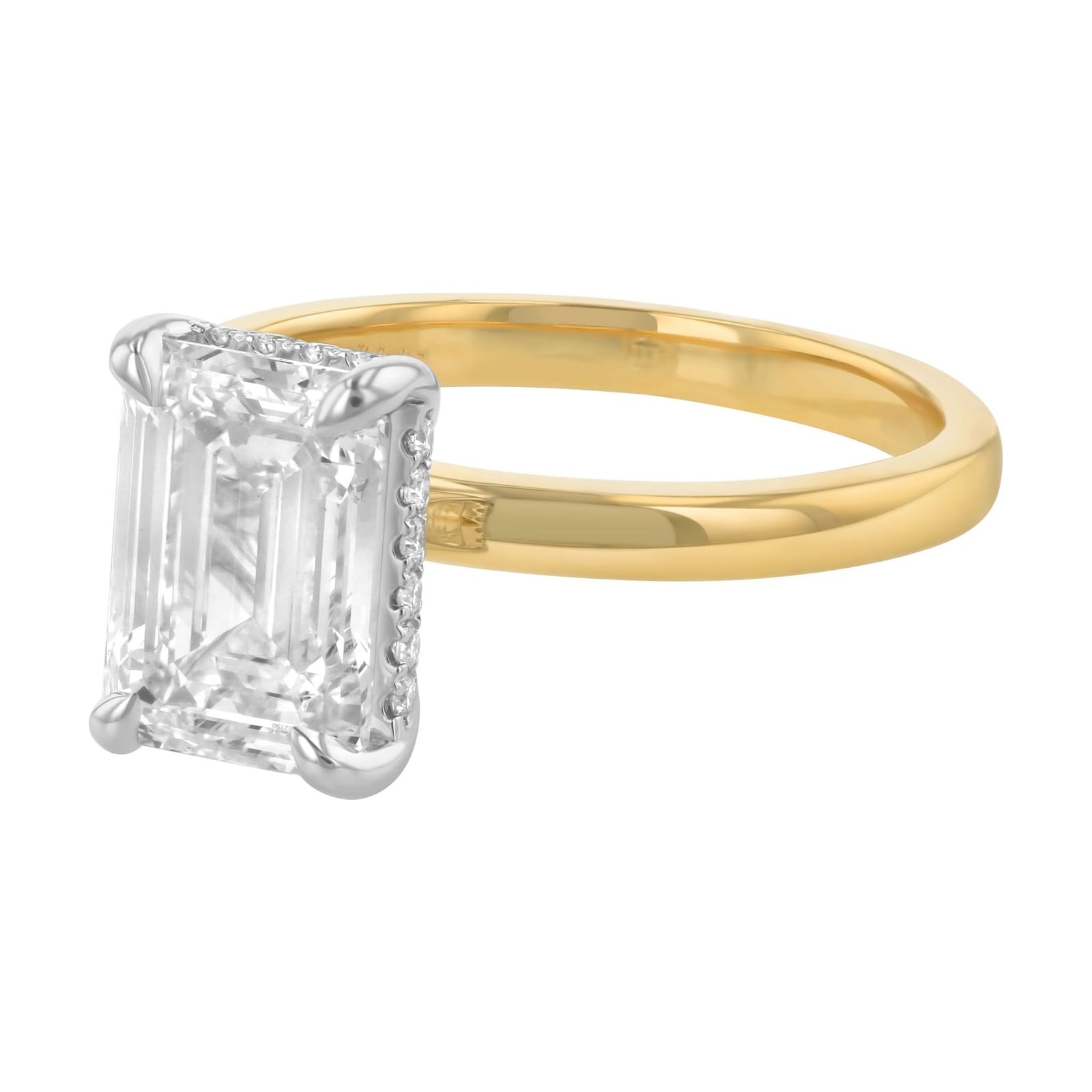 Custom lab-grown diamond engagement ring